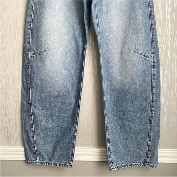 NWT Levi’s Cinch Barrel Jeans - Picture 7 of 16